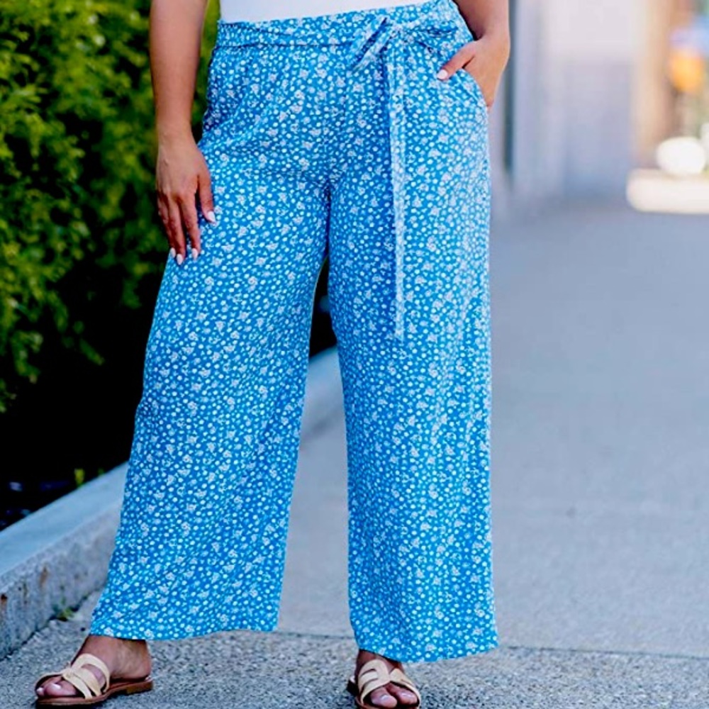 The Drop Women's Blue Floral Flowy Pull-On Pants by @caralynmirand